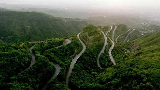 航拍陕西西安市骊山盘山路