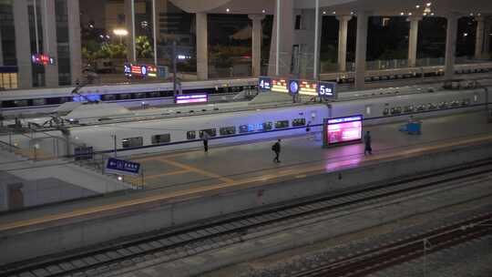 厦门北站内部站台夜景视频素材模板下载