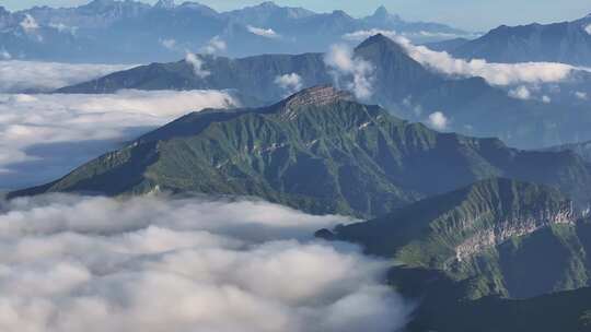 侧飞牛背山右边山谷云海经典