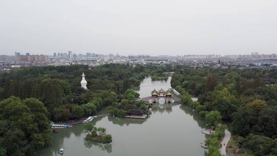 航拍扬州瘦西湖江南园林五亭桥特写