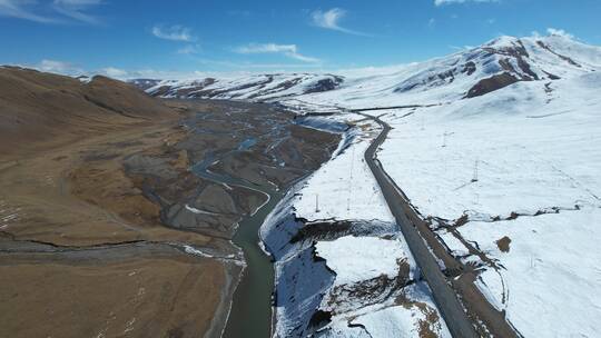 航拍三江源国家公园黄河源巴颜喀拉雪山公路