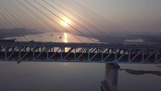 武汉长江航拍长江二七大桥火车经过夕阳长江