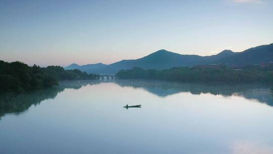 杭州湘湖跨湖桥博物馆晨曦风光航拍