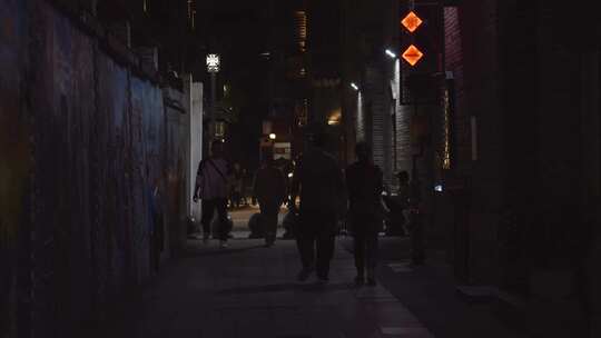 夜晚的一条小巷视频素材模板下载