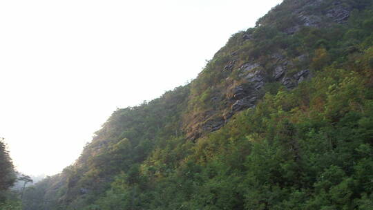 龙延山峡谷
