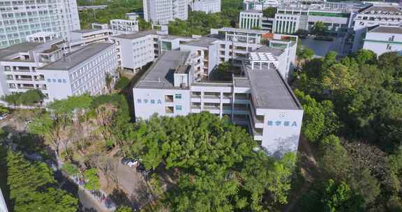 5K广州大学城航拍广州中医药大学校园教学楼