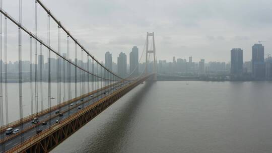 4k无人机航拍武汉杨泗港长江大桥车流视频素材模板下载