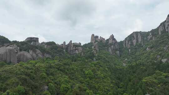 航拍福建宁德福鼎太姥山海上仙山风光