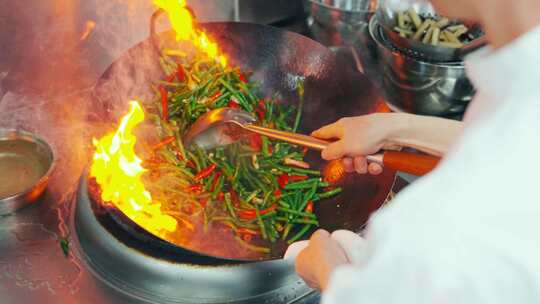 厨师炒菜制作美食后厨颠勺