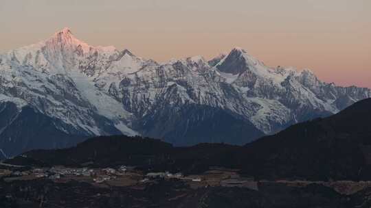 云南香格里拉梅里雪山飞来寺高空航拍