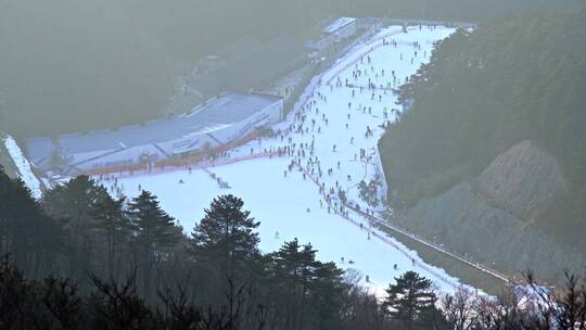 航拍大明山万松岭滑雪场视频素材模板下载