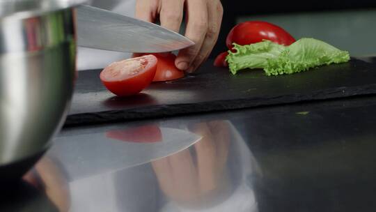 厨师切西红柿视频素材模板下载