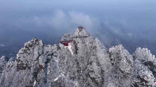 湖北武当山天柱峰金顶太和宫雪后云海航拍