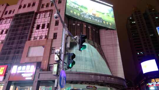 上海黄浦区南京东路步行街外滩夜晚夜景街景视频素材模板下载