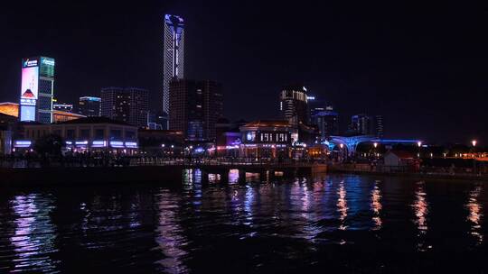 苏州金鸡湖畔商业街夜景