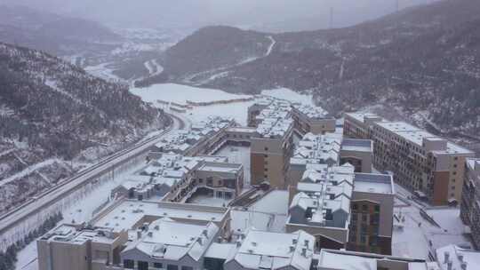 航拍河北省张家口崇礼区密苑云顶乐园滑雪场