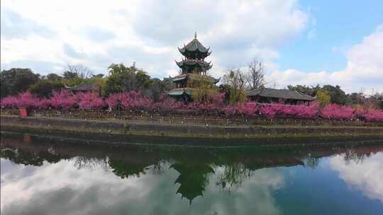 城市河流两岸风光全景