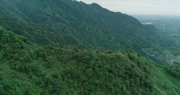 航拍峨眉山后山风景