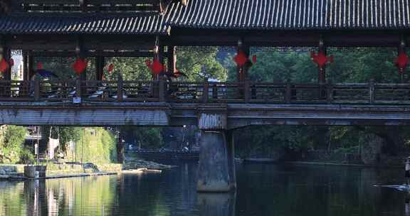 清晨阳光唯美江西景德镇瑶里古镇风雨桥古建