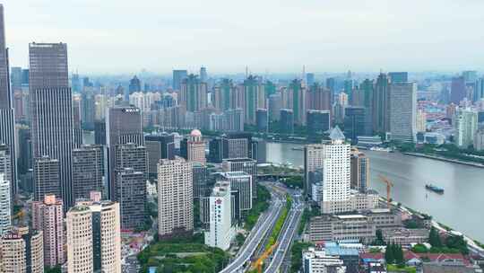 上海市黄浦江城市地标南浦大桥车流江景河流