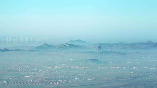 水墨画山水 上合遥望艾山 山水朦胧