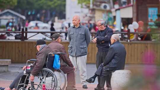 厦门同安人文公园老人聊天开心巷口生活