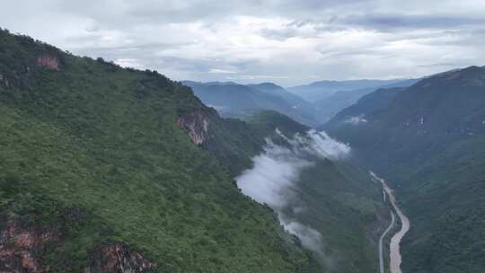 航拍临沧耿马小黑江清晨峡谷山间云雾