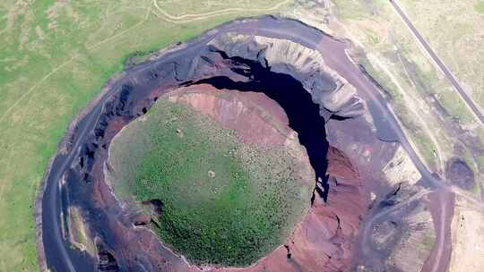 航拍内蒙乌兰哈达六号火山南炼丹炉