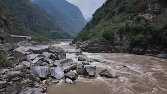 云南怒江大峡谷G219老虎跳景区航拍风光