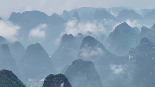 航拍桂林山水云雾