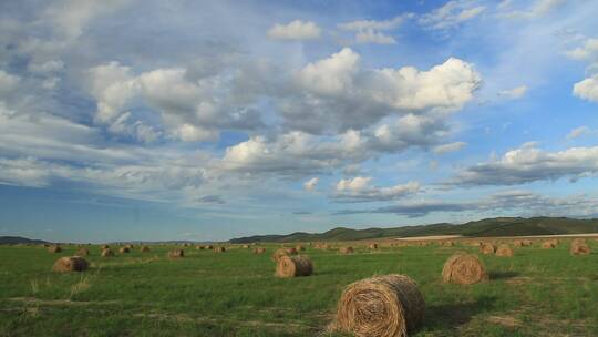内蒙牧场草捆风景视频素材模板下载