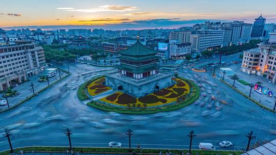 西安钟楼市中心夕阳落下时全景景色