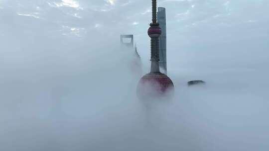 上海陆家嘴高楼云海景观
