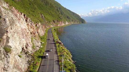 航拍大理环海公路风景