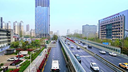 城市基础建设武汉道路繁忙的高速路