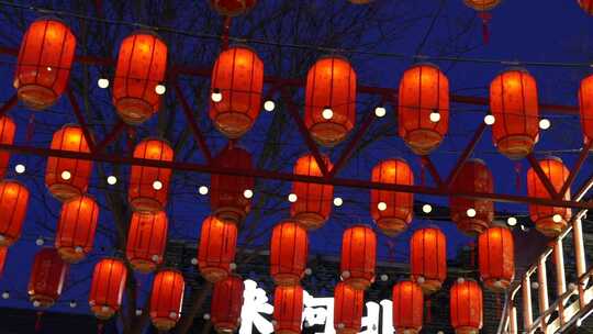 中式镂空景观灯夜景特写