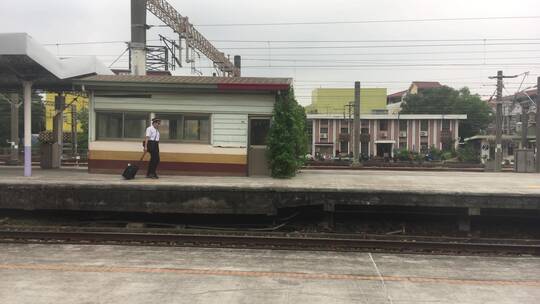 去台湾旅行在火车上拍的沿途风景人文视频