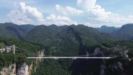 张家界大峡谷玻璃桥、峡谷电梯、峡谷风貌