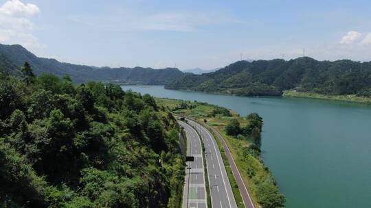 航拍浙江淳安千岛湖公路，自然美景