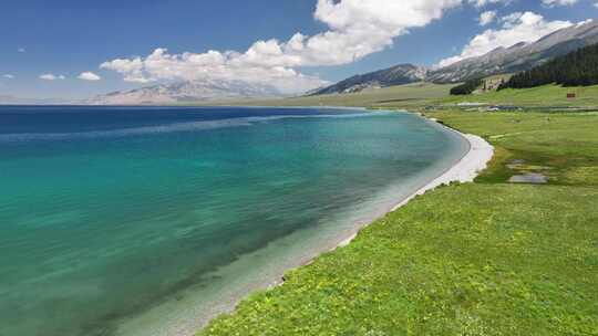 新疆赛里木湖草原湿地自然风光航拍