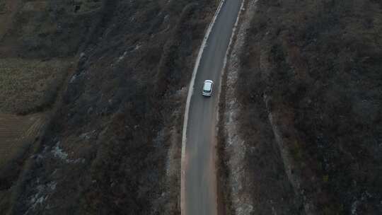 出行 路边风景 云彩 蓝天 光影 山