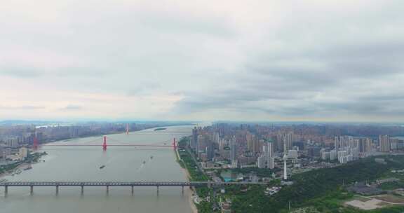 武汉夏日城市地标天际线风光