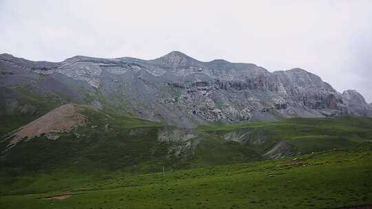 扎尕那草原云雾山峰公路