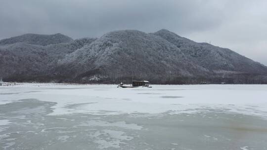 航拍湖北神农架大九湖冬季冰雪风光雪景