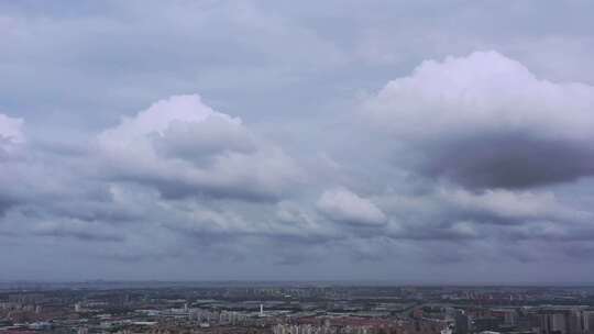 多云天空下上海大全景