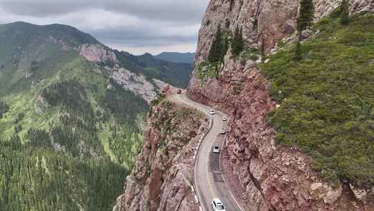 新疆伊犁伊昭公路悬崖白石峰航拍景观