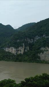 航拍湖北宜昌西陵峡风景竖屏