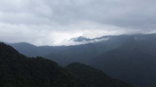 四川周边眺远山、山川巍峨