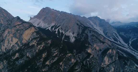 落基山脉的空中视频