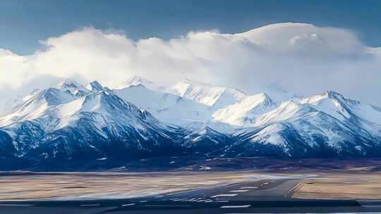 雪山远景自然风光